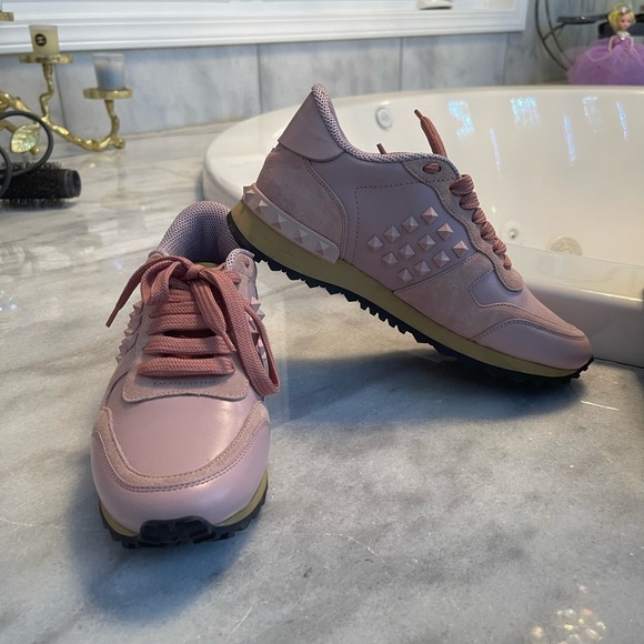 Valentino rockstud sneakers
